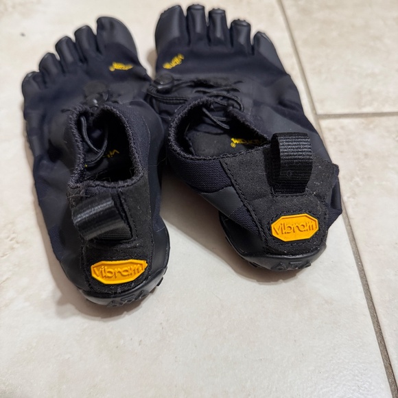 Vibram Five Fingers V-Alpha Women's Black Barefoot Shoes 37 - Picture 2 of 4